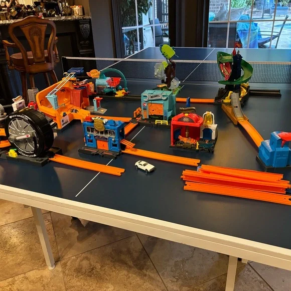 Hot Wheels City Ultimate Garage Accessory Sets - Picture 1 of 11